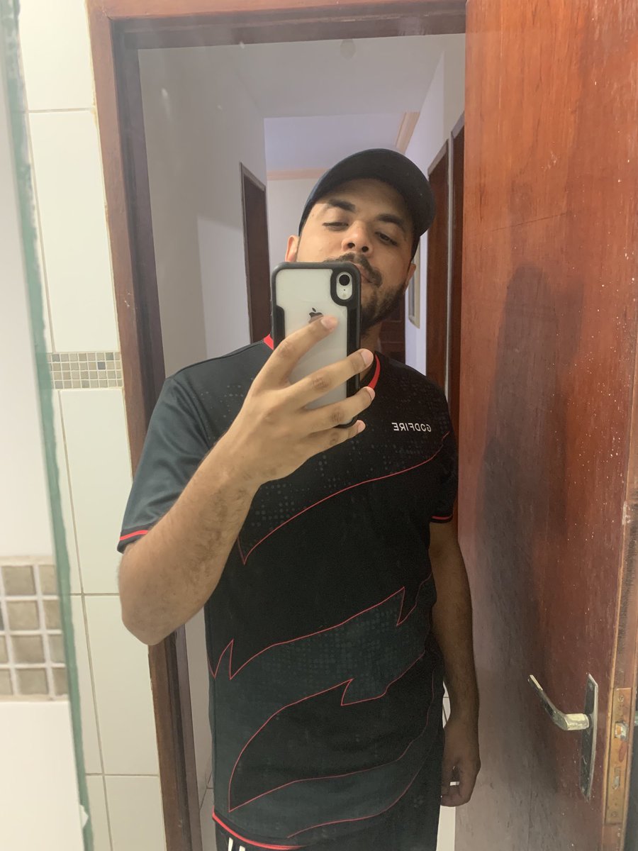 SleeepTV's tweet photo. The best jersey i’ve ever had ⁦@GodfireGG⁩ https://t.co/Z2VHZSCcRb