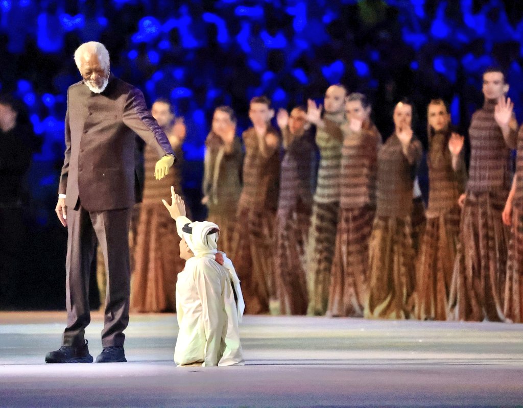 Salah satu sorotan pada seremoni pembuka Piala Dunia semalam adalah penampilan Morgan Freeman dan Ghanim Al-Muftah. Keduanya mengampanyekan perdamaian dunia, sesuatu yang bisa dicapai lewat Piala Dunia.

Dalam kesempatan ini, Ghanim membacakan Al Qur'an, surat Al Hujarat ayat 13
