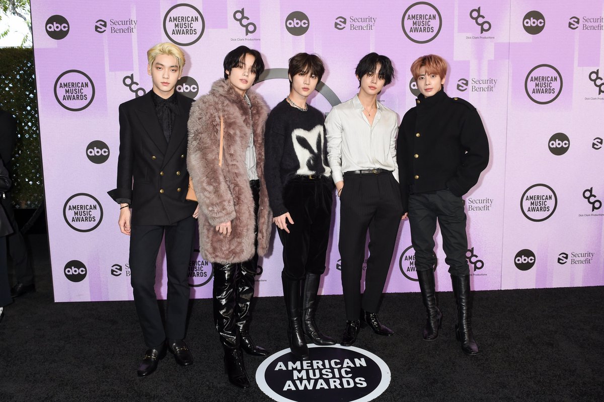 TXT on the AMAs red carpet. https//t.co/QskSdW9rqc amas Variety variety