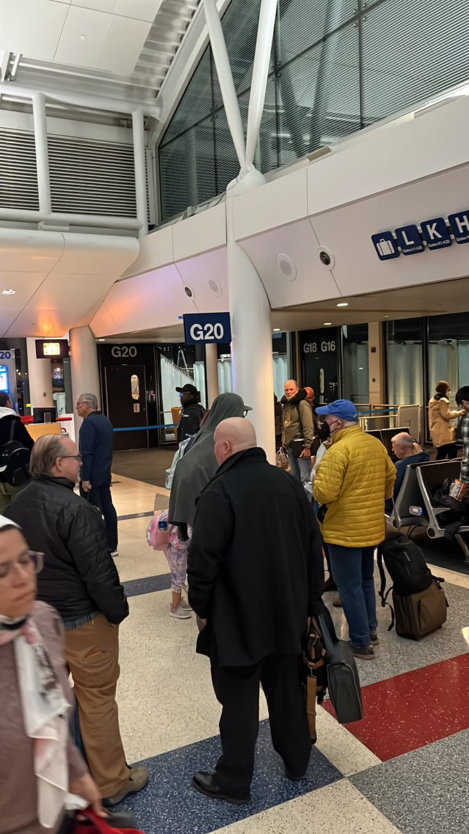 Hey <a href="/AmericanAir/">americanair</a> What’re you going to do for this plane full of people who sat on the tarmac for nearly 3 hours and now have to change planes to get home? #freecocktailsforeveryone #500miles ???