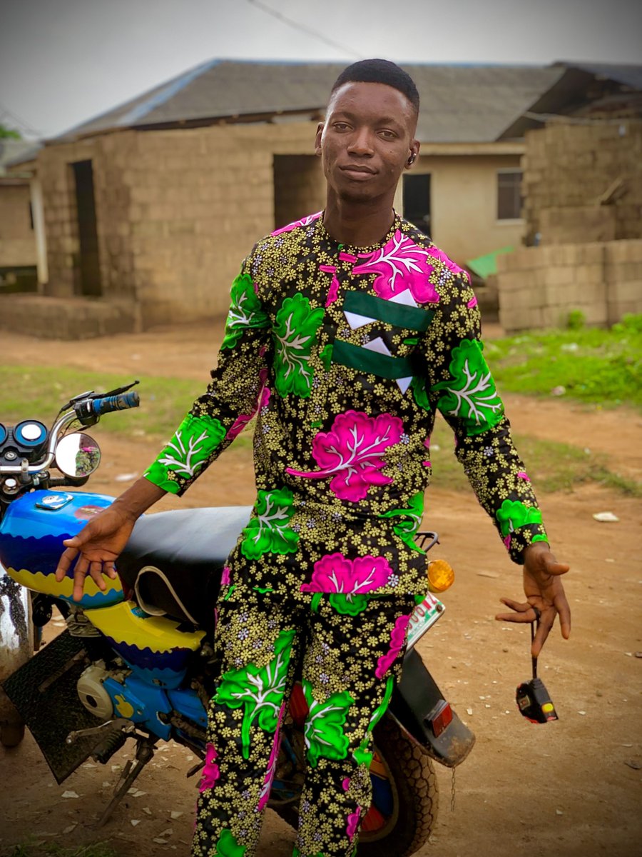 Khayboii1's tweet photo. Never stop doing ur best🥰, just because someone doesn't give u credit🚩

STAY JIGGY🫡💪🫰 #TwitterBlue #kboy #MOTIVATIONMONDAY https://t.co/7kZY15jnVA