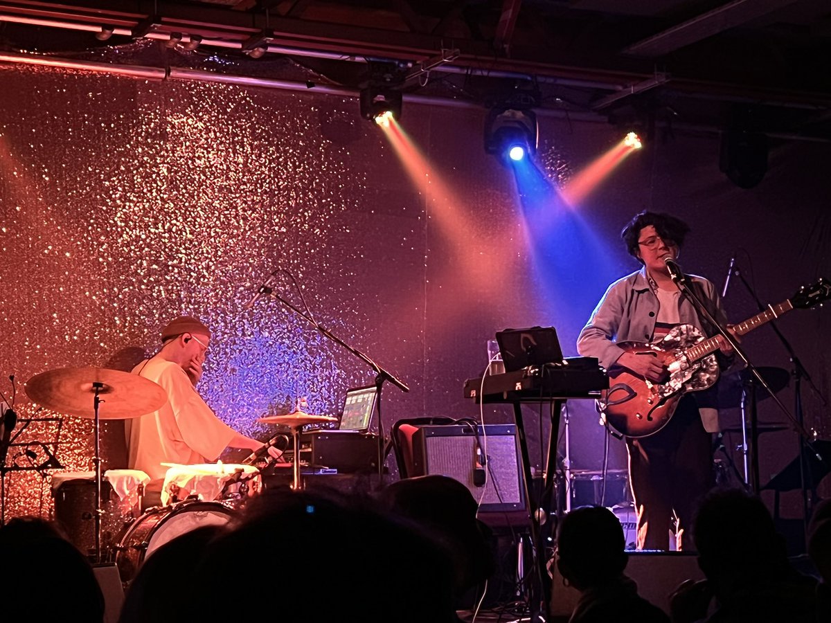 Swept away with magical music tonight <a href="/Nath_Brudenell/">Nath Brudenell</a> listening to <a href="/SimeonWalker/">Simeon Walker 🎹</a> &amp; co playing his album #winnow +support @PaulTSaunders what a stunning voice! My goodness! #piano #strings #vocals #livemusic