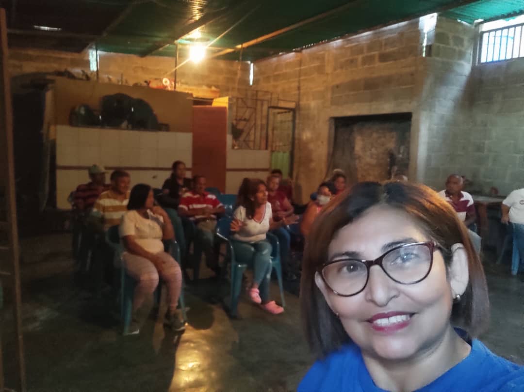 AlexisFRamosP's tweet photo. #20Nov En el Sector José María Vargas, Parroquia Juan de Villegas el equipo de @UNT_Lara_ realizo un #CafePorLaDemicracia conversando sobre la plataforma unitaria y las elecciones primarias presidencial, con presencia de miembros de la DER y diputados @guillerpalacios @partidoUNT https://t.co/pqTdConXUe