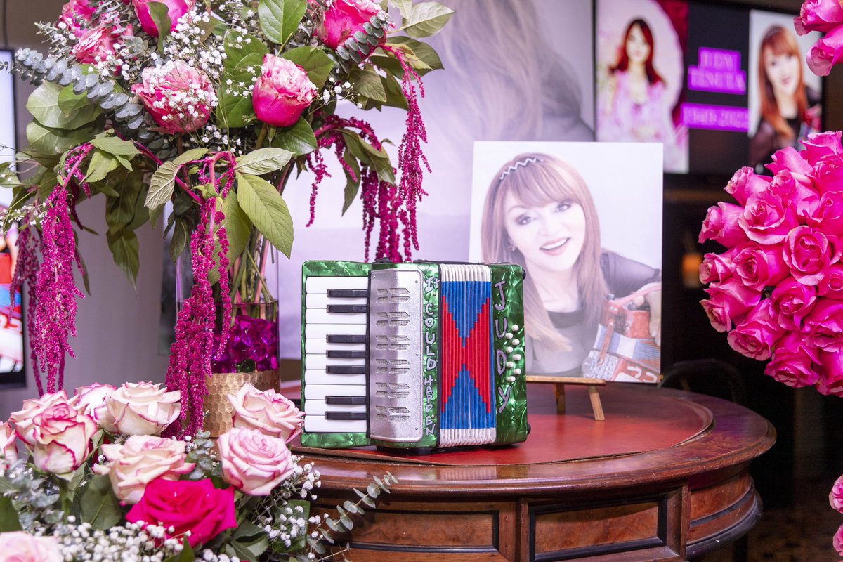 Judy Tenuta tweet media