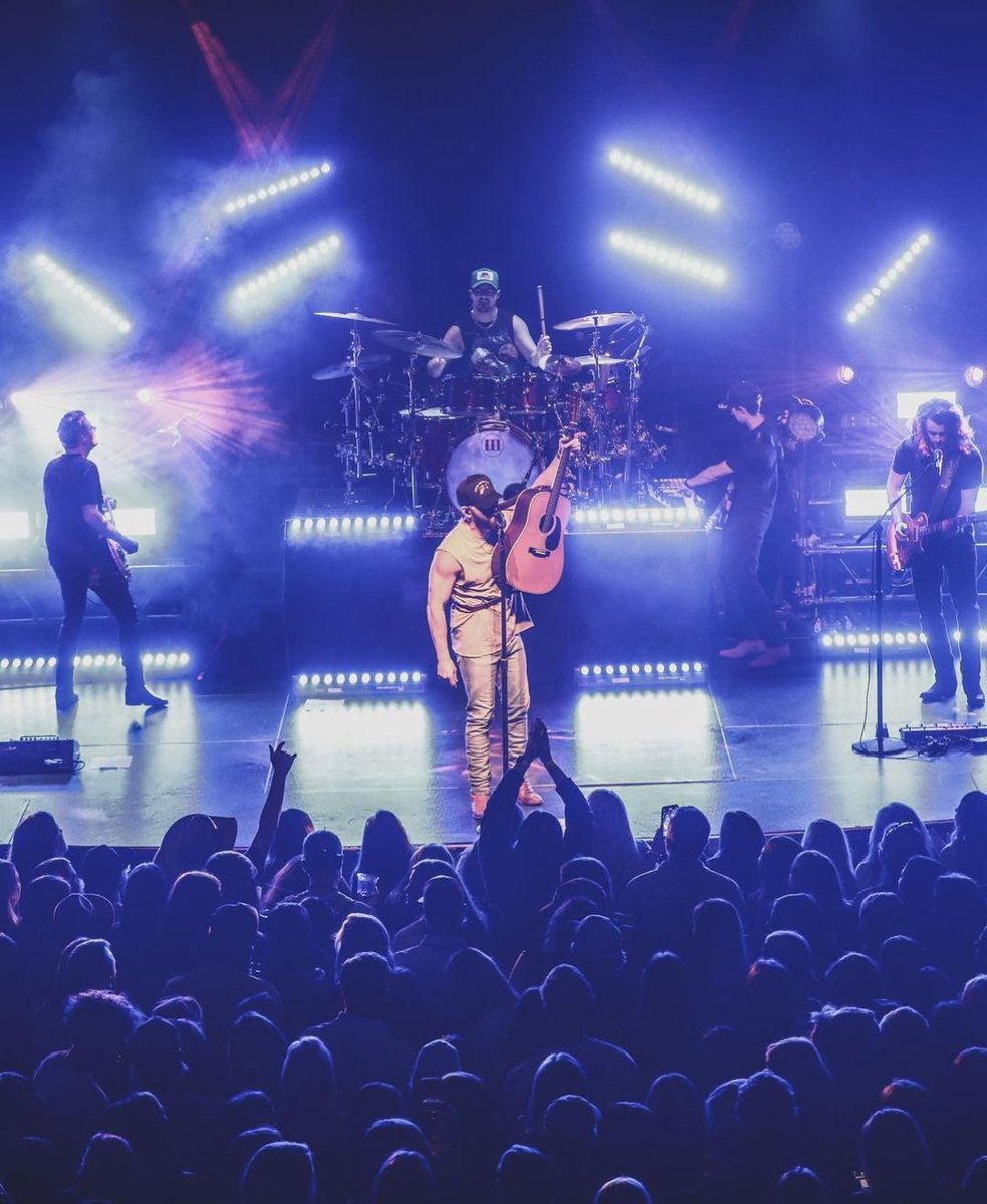 Dylan_scott001's tweet photo. When I'm on stage and on mic 🎙️ I give my full best💯, because y'all deserve the best 💝💞 https://t.co/iqCWH1J9t8