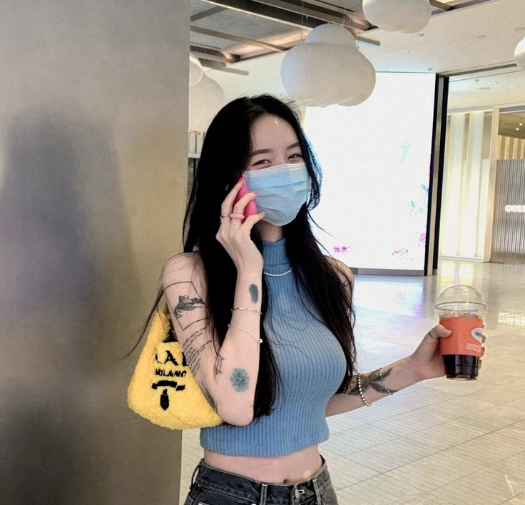 oceaderk's tweet photo. ㅤ
ㅤ
ㅤㅤ𝓟ov: 𝓐kila 𝓚ingston is your 𝙜𝙞𝙧𝙡𝙛𝙧𝙞𝙚𝙣𝙙 and this is your camera roll. 
ㅤ
ㅤ https://t.co/eKtmLAF1PJ
