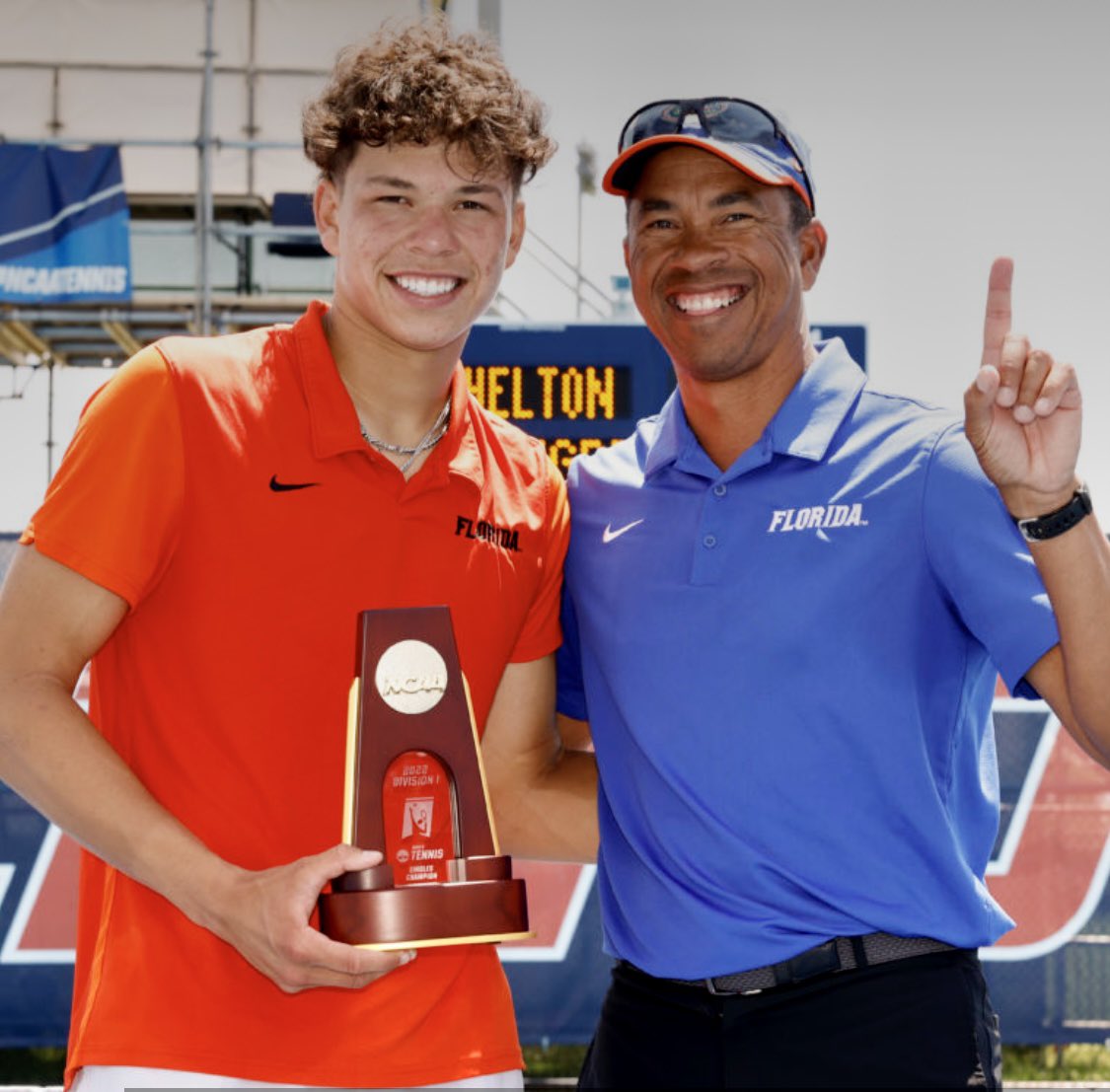 JTweetsTennis's tweet image. Ben Shelton in Champaign, Illinois:
🏆 Aug. 2021 - first pro title
✅ Nov. 2021 - Challenger debut
🏆 May. 2022 - NCAA singles champion
🏆 Nov. 2022 - third challenger title, clinches @atptour top 100 debut
