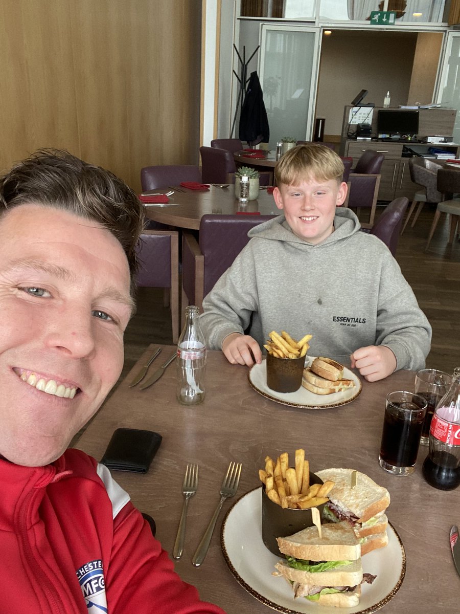 NicholasCope5's tweet photo. Great afternoon with George and the @MFC_Futsal team at St Georges park!💥🤩💙
Great win for the lads on the road!
Its always nice to return to this fantastic facility and watch some English futsal.👏👊
#123MFC
#Greatday
#sundayfutsal
#loveit https://t.co/Vj7uyXcMPN