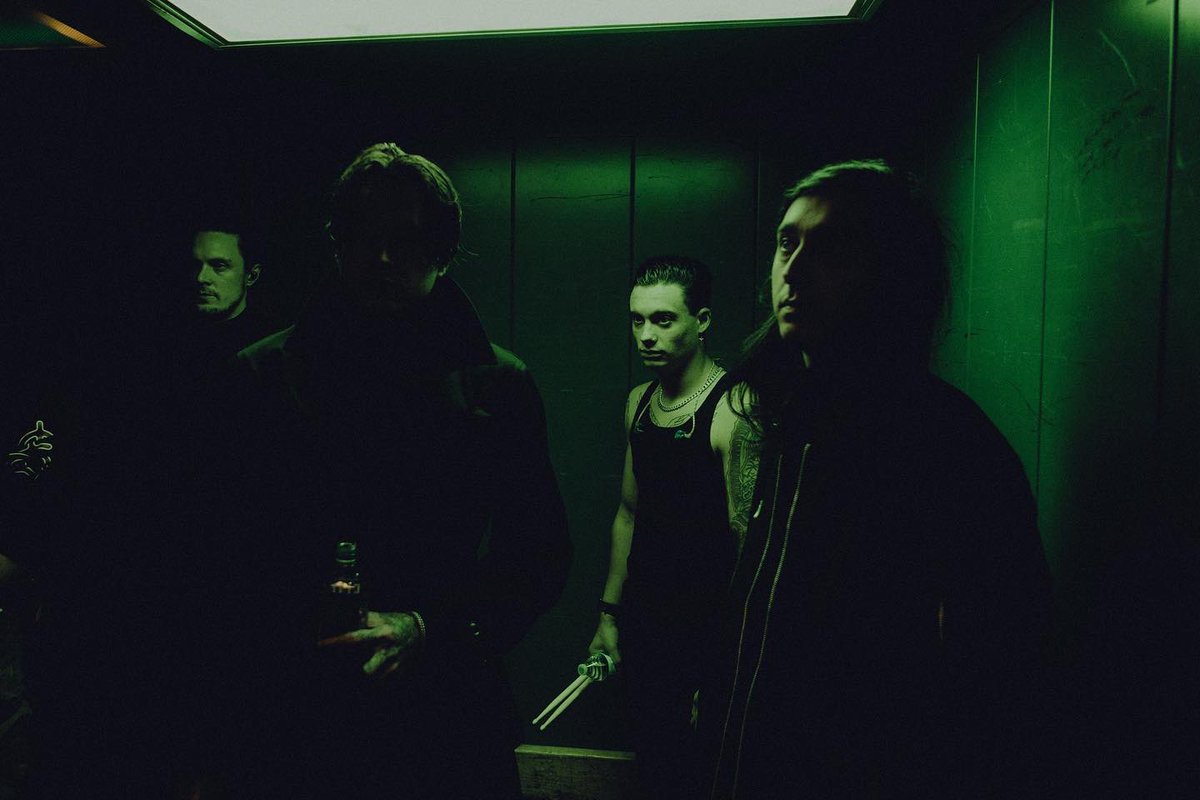 badomenscult's tweet photo. SOAKED IN THE NEON GLOWS 

Photos : @BryanKirks https://t.co/jYeKyKi1h6