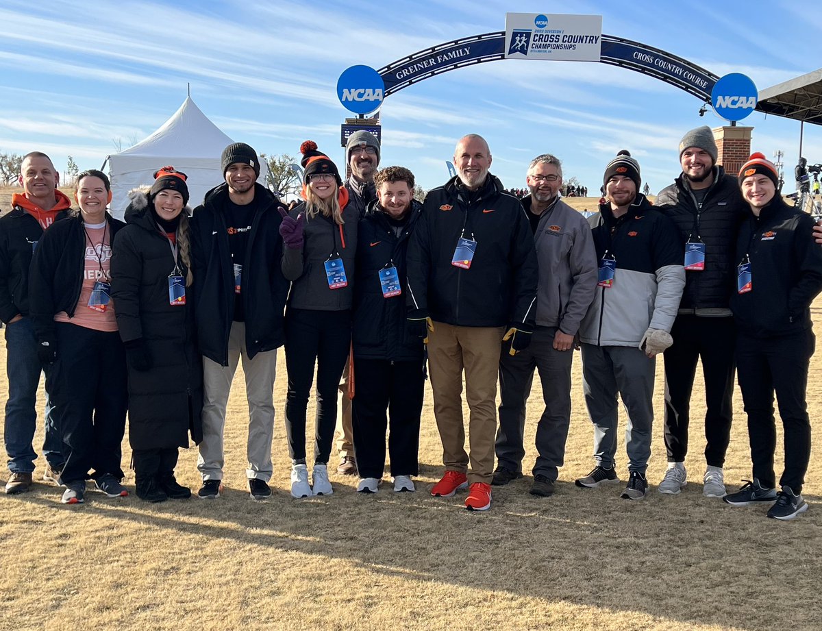 Okstate_EM_Res's tweet photo. Dr. Jason Moore and the OSU sports medicine team helping out at the OSU Cross Country Nationals! https://t.co/qip0jnX9Nj