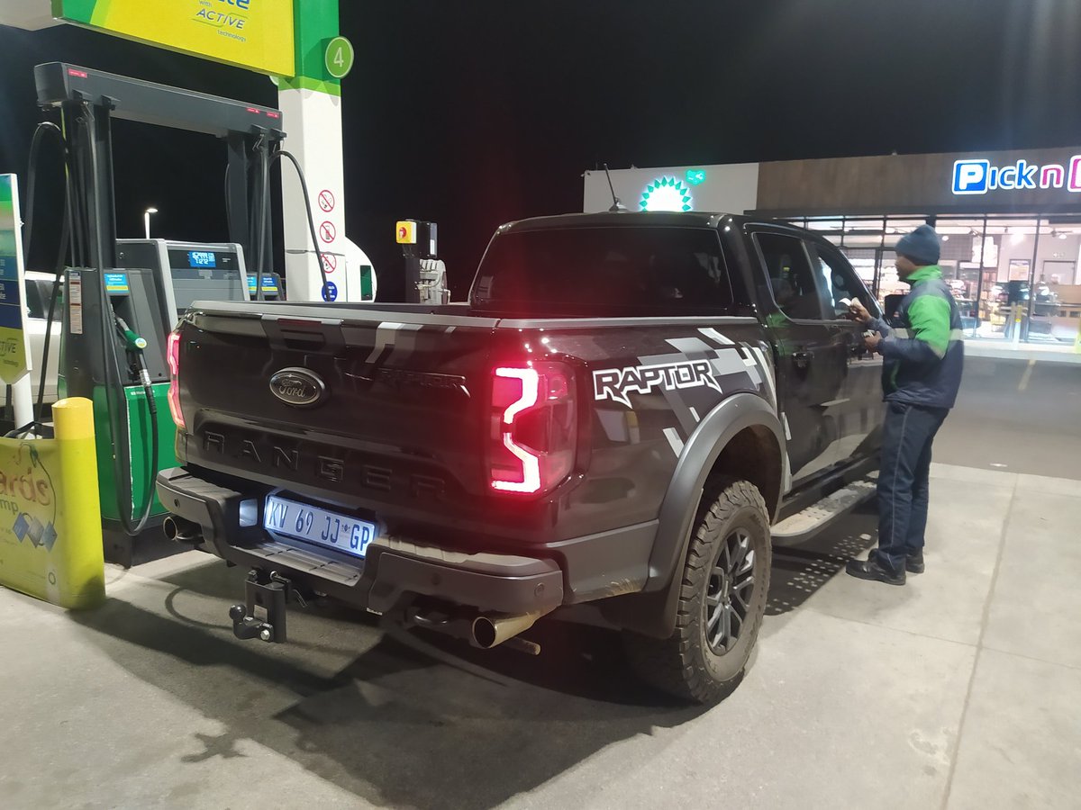 OtsileJK's tweet photo. Just spotted the new @FordSouthAfrica Ranger Raptor ko Sosha! https://t.co/vRU179uhO7