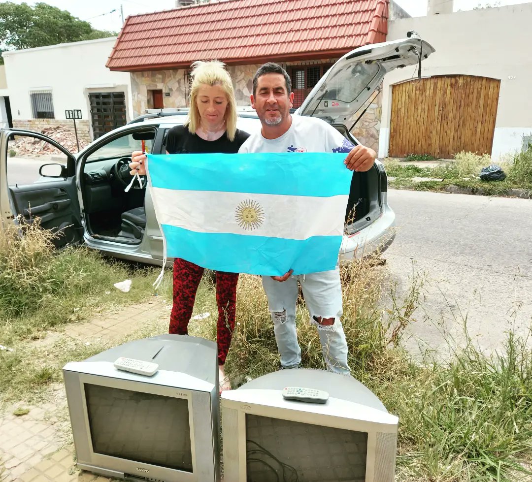 pablocoloperez's tweet photo. ⚽️⚽️Viene, viene, gollllll de la ciudad más linda y Solidaria🇦🇷🇦🇷.  A mirar el mundial...Ustedes...Aplausos 💙♥️💪😊 https://t.co/UybzeQMrvx