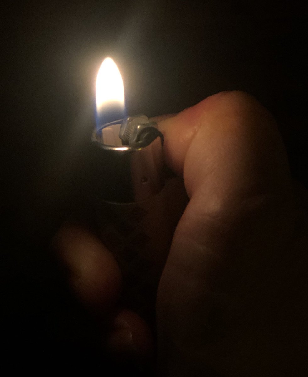 biologueando's tweet photo. Un mechero con #fuego.      Lo usamos en el laboratorio  @mongeleon #45de52 https://t.co/khiqpdCv7X