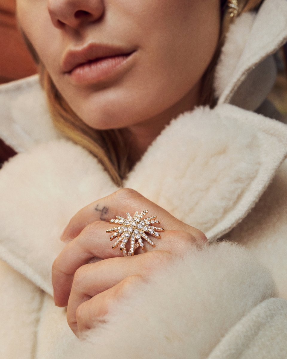 DavidYurman's tweet photo. "I'm not dressed without my ring." #CamilleRowe knows that diamonds are the ultimate way to finesse every look. #DavidYurman

https://t.co/wnSR7oBm9T https://t.co/MFikCSNhWB