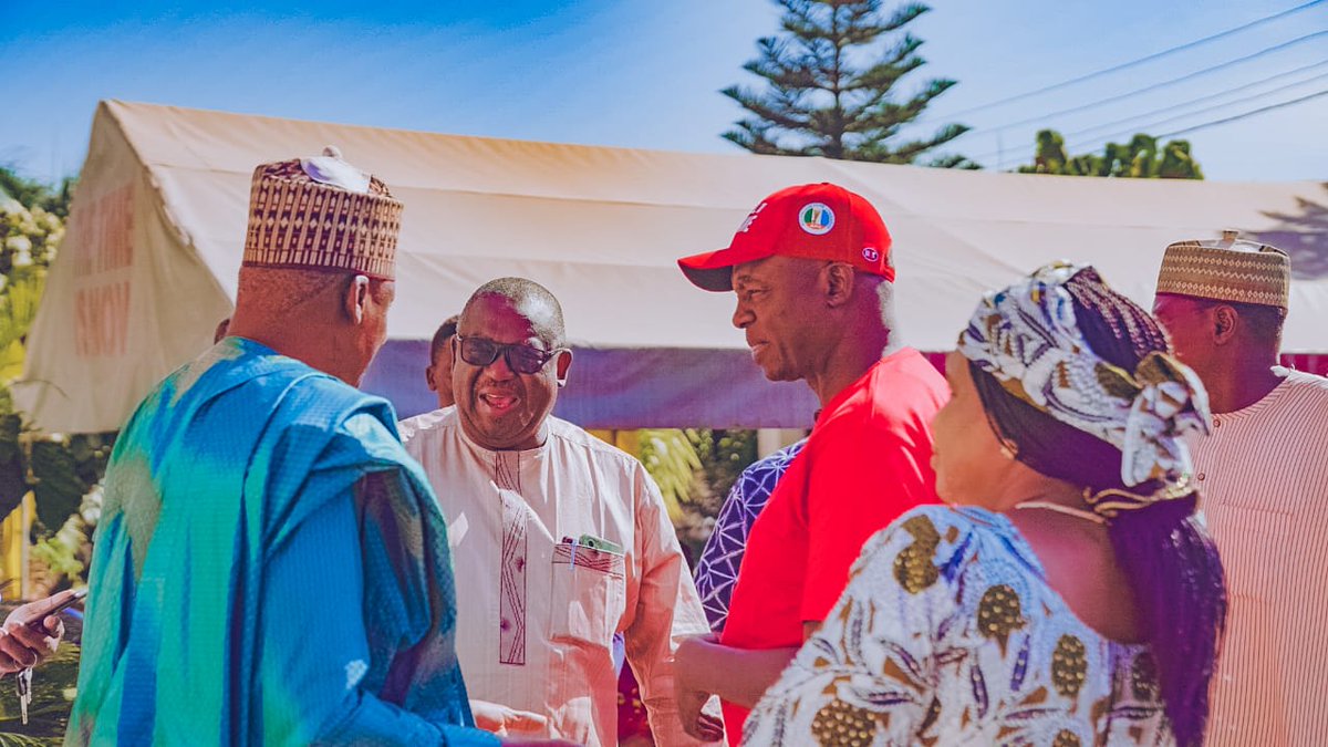 nentawe1's tweet photo. I paid a condolence visit to my dearest senior in BSS Gindiri and Gov flag bearer of PDP in the state, Barr Caleb Mutfwang over the glorious home calling of his mother this morning.

/2 https://t.co/xAqxl3gVDZ