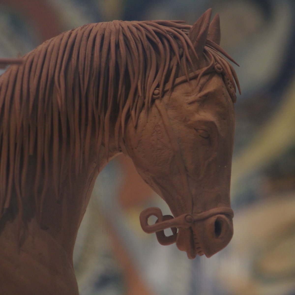 La #RevoluciónMexicana trajo consigo un sentimiento de nacionalismo que despertó un interés y un valor hacia el arte popular. La obra de los artesanos se valora cuando se conoce. ¡Te esperamos #enelMAP! | Martes a domingo de 10 a 18 horas
👉 Villa a caballo de Manuel Leal Jacobo