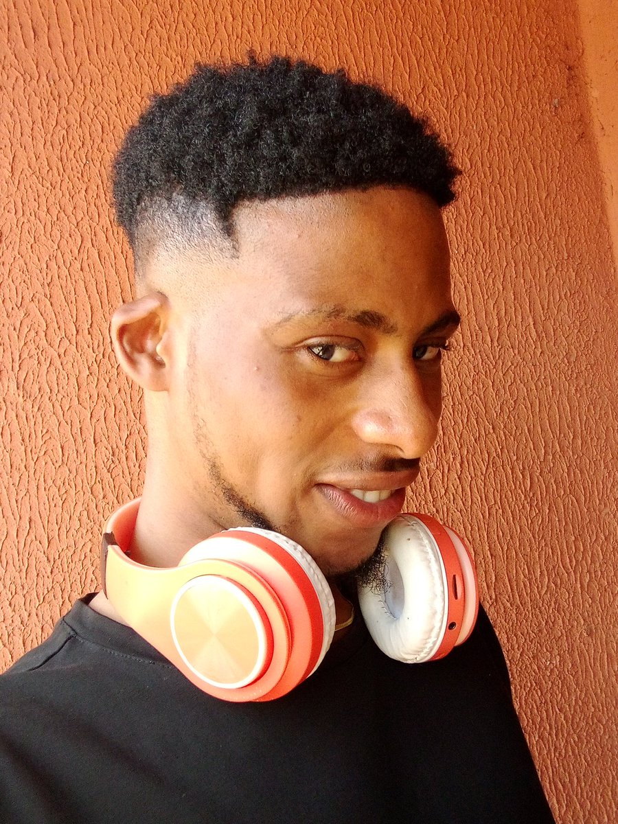 Dozzydozzy0's tweet photo. Happy Sunday friends omo happiness is free for me
Oluwa show me love 🙏🙏♥️💯🔞🔞 https://t.co/wMB8fp2u6G