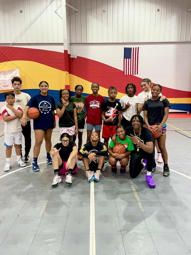DCarn_Training's tweet photo. SELF CARE SUNDAY LIT π₯
Iβm sweating π
Hard WORK pays off π. Great energy in the building OMG. I canβt wait for next weekendβΌοΈ
We got better π₯π₯π₯π₯π₯
#DaleishaCarnTraining #LetsWork #Tampa #Brandon #StPete #Clearwater #Intensity #GamelikeTraining https://t.co/4r9vHuXDln