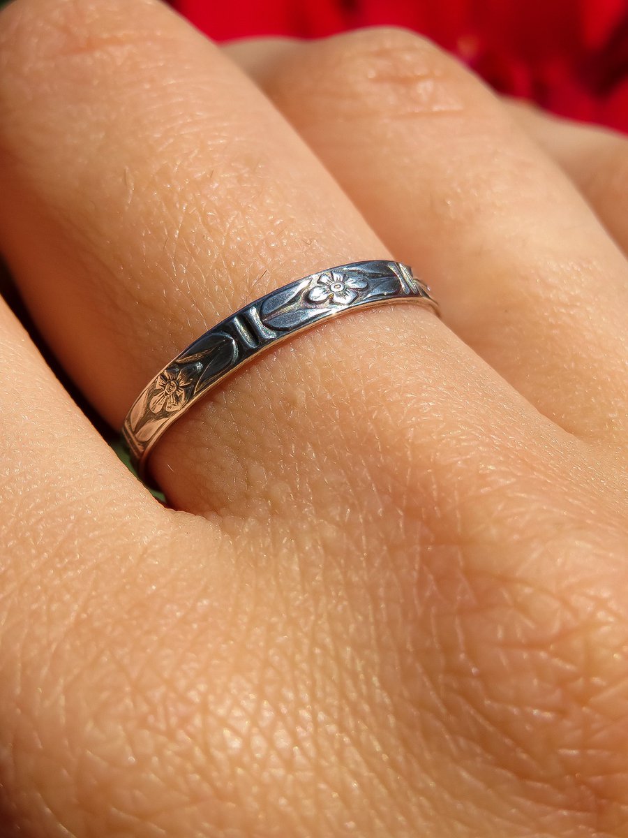 asimistudio's tweet image. Everyday dainty rings are the best 🫶