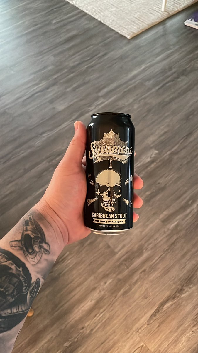 murphskrizzle's tweet photo. Bloody Pirates! @SycamoreBrewing , going to thoroughly enjoy this while wearing my pirate hat. https://t.co/trZMIHEQu6