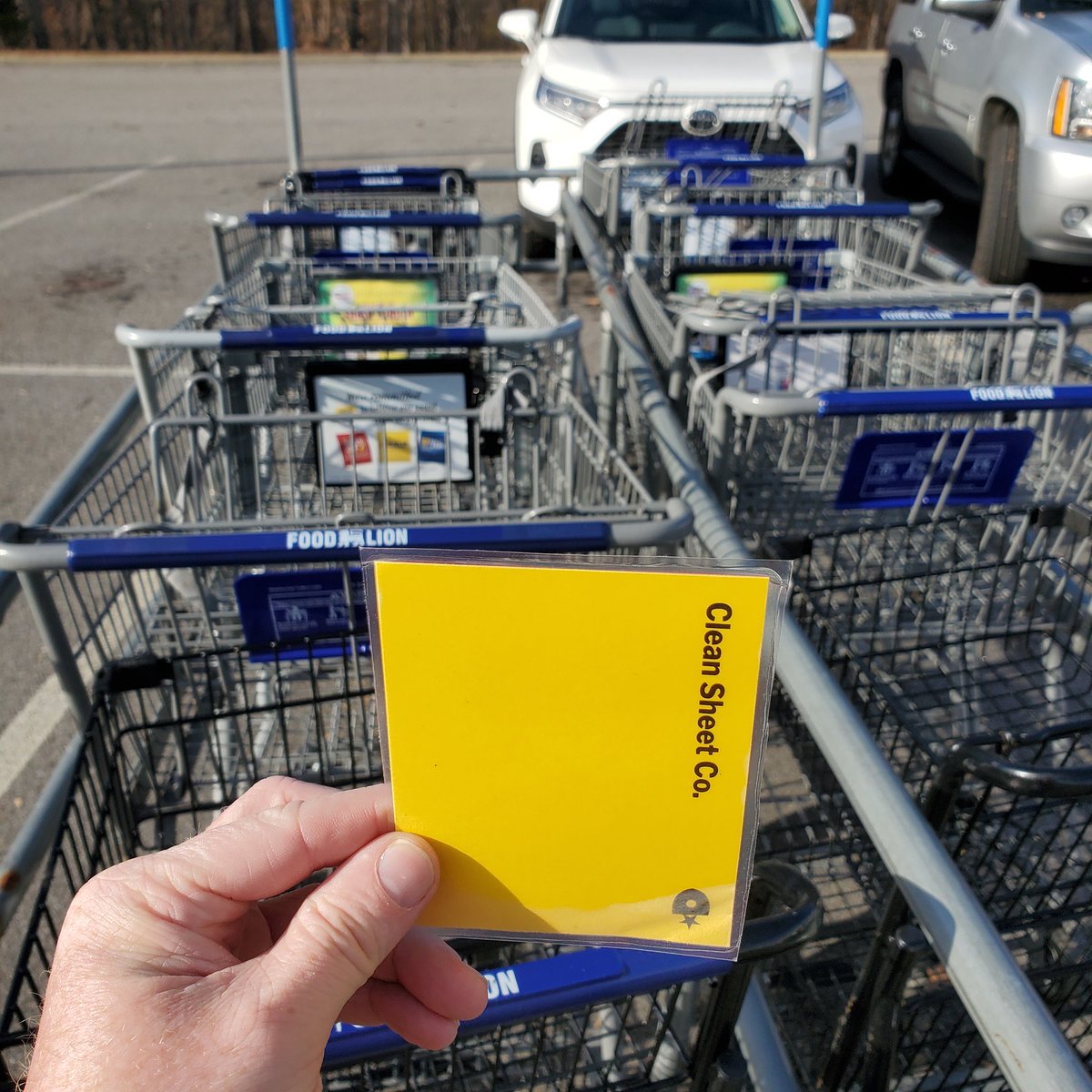 WilliamIWells's tweet image. Hey, @CleanSheetCo , these Cart Corrals #NeedACard for these egregious fouls! (Y for mixing big/little, Rs for stray, laziness, and leaving garbage! (@CartNarcs are my VAR if any Rs need overturning.)