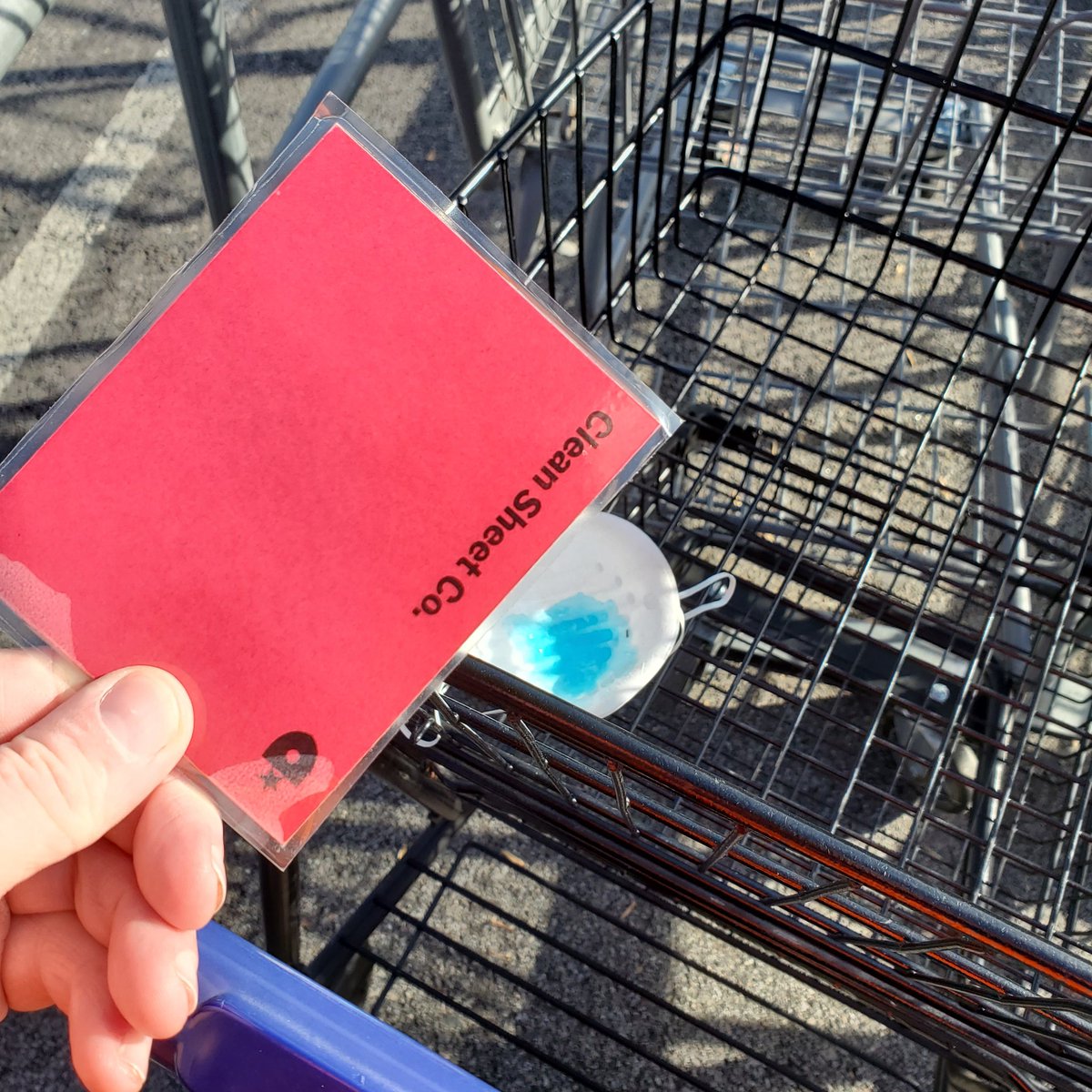 WilliamIWells's tweet image. Hey, @CleanSheetCo , these Cart Corrals #NeedACard for these egregious fouls! (Y for mixing big/little, Rs for stray, laziness, and leaving garbage! (@CartNarcs are my VAR if any Rs need overturning.)