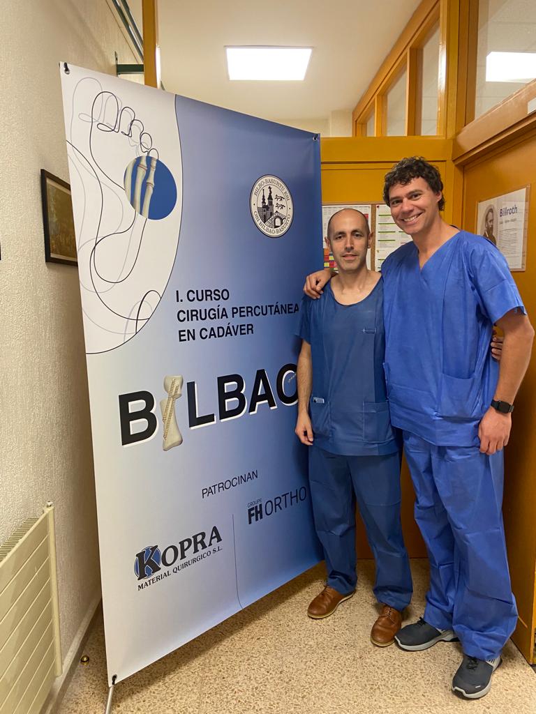 drjoseptorrent's tweet photo. Gran curso de cirugía percutánea organizado por el Dr Raúl Torre del hospital de Basurto #Bilbao. 
Repaso a todas las técnicas percutáneas del pie y especialmente a la evolución de la MICA.

#pie #hallux #MIS #percutanea @raultorre76 https://t.co/DBwzBYfiGr