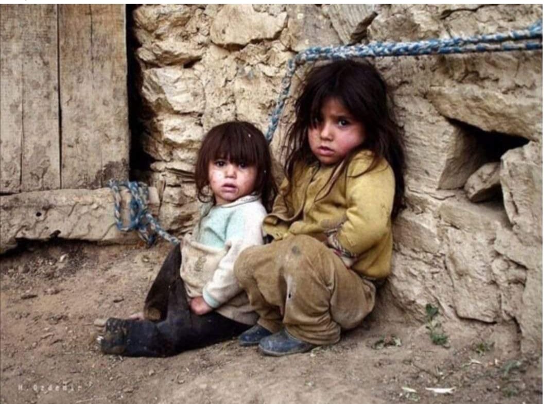 nuru_zehra's tweet photo. Dünyada yüzlerce millet, din, dil, ırk, mezhep olabilir. Ama sadece iki çeşit insan vardır;
Vicdani olanlar ve olmayanlar... 
Farid Farjad. https://t.co/8vZNcirw4W