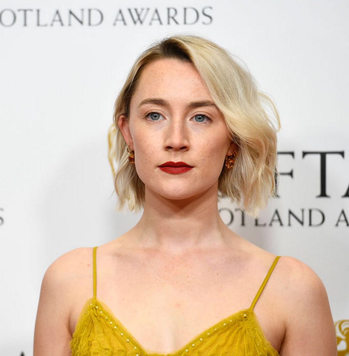 How Saoirse Ronan Embarrassed Herself in this outfit