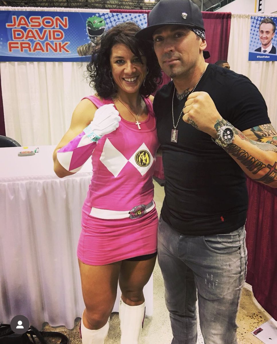 PinkRangerMMA's tweet photo. RIP @jdfffn 💔Many people don’t know that #powerranger Jason David Frank also had an #MMA career. He had 4 amateur &amp; 1 pro fight before tearing both biceps. He owned an MMA brand that sponsored me for years. He will be missed.💚 #ripjdf #greenranger #jasondavidfrank https://t.co/6ZtbGSwhYk