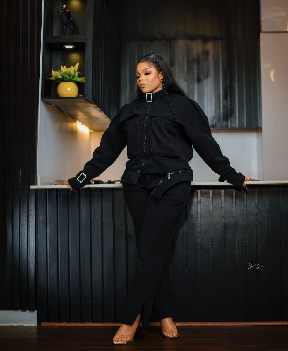 titandonland's tweet photo. Clear road ๐
Classy bitch has already occupy the space๐ if class was a name it should be call ๐
@chichiofficiall
#chinenyenwaOkoebor
#chapms๐ https://t.co/rW6LJeLT4P