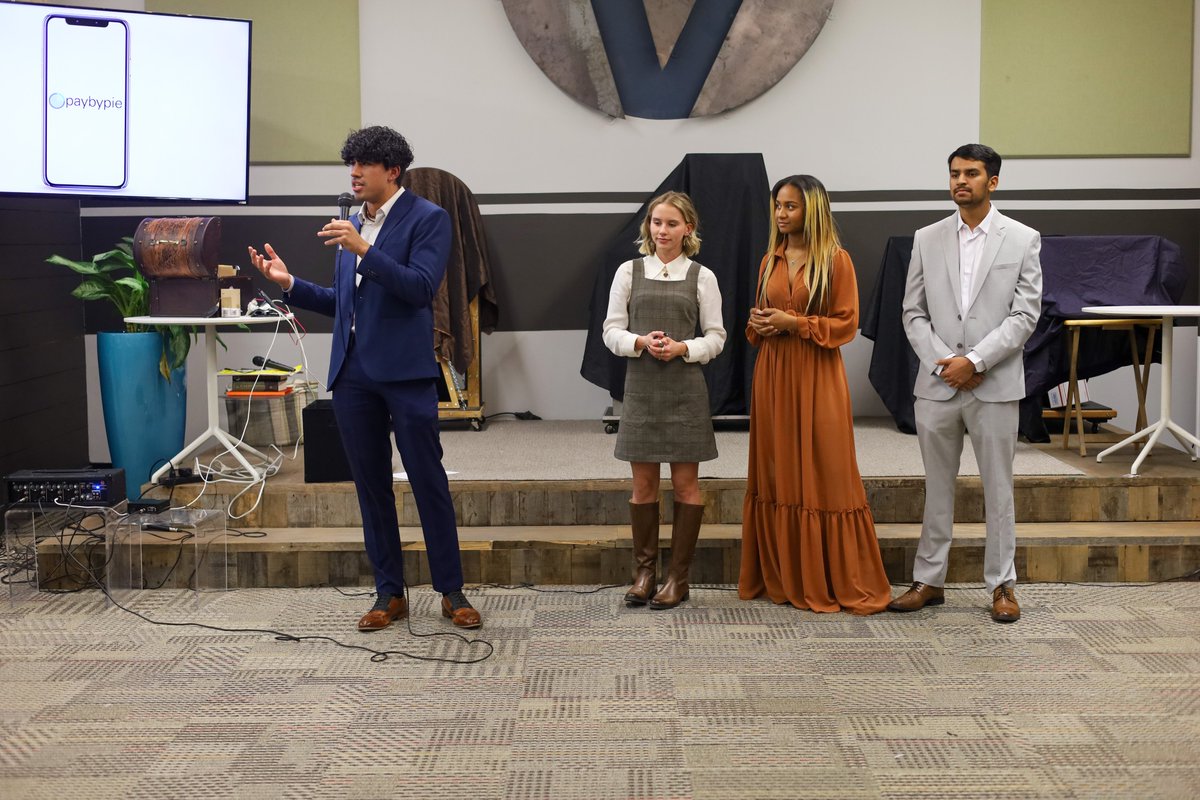 EntUAB's tweet photo. Fighting the #SundayScaries by reminiscing about the 2022 Blazer Hatchery & Hackathon...
Is it too soon to begin dreaming of next years? 😍
#2022Hatchery #GoBlazers #barefieldentrepreneurship #uabent #emblazon #blazeon #entrepreneurship #entreprenetwork #studentpreneurs https://t.co/Gp78Me4hW4