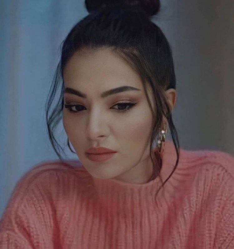 المقارنة هي أول أسباب التعاسة ، فأنت مميز بـ إنجازاتك الصغيرة ، أنت مميز بلا إنجازات حتى .
أنت مميز بكونك أنت فقط 🤚