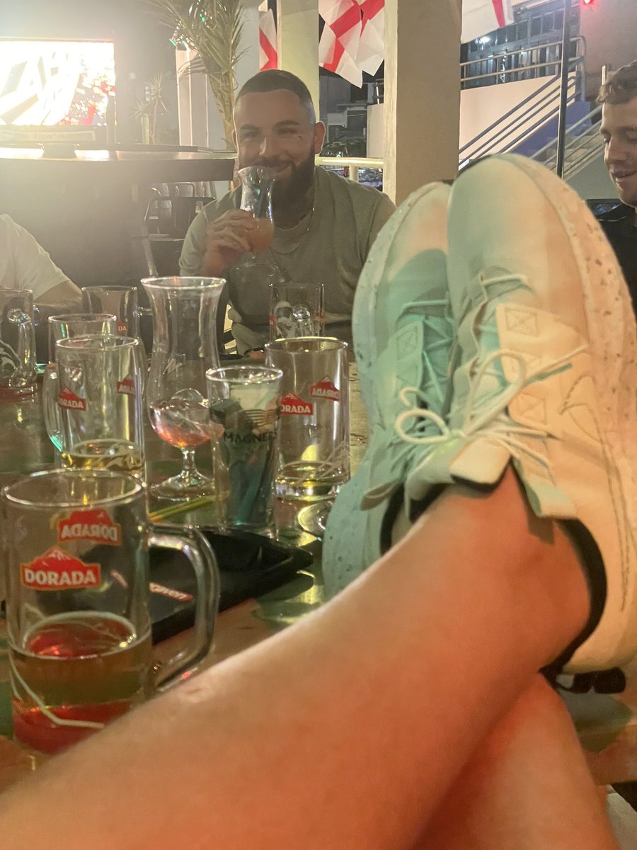 DebriefSociety's tweet photo. #feet #footfetish #footworship https://t.co/PJgVjlwCIW