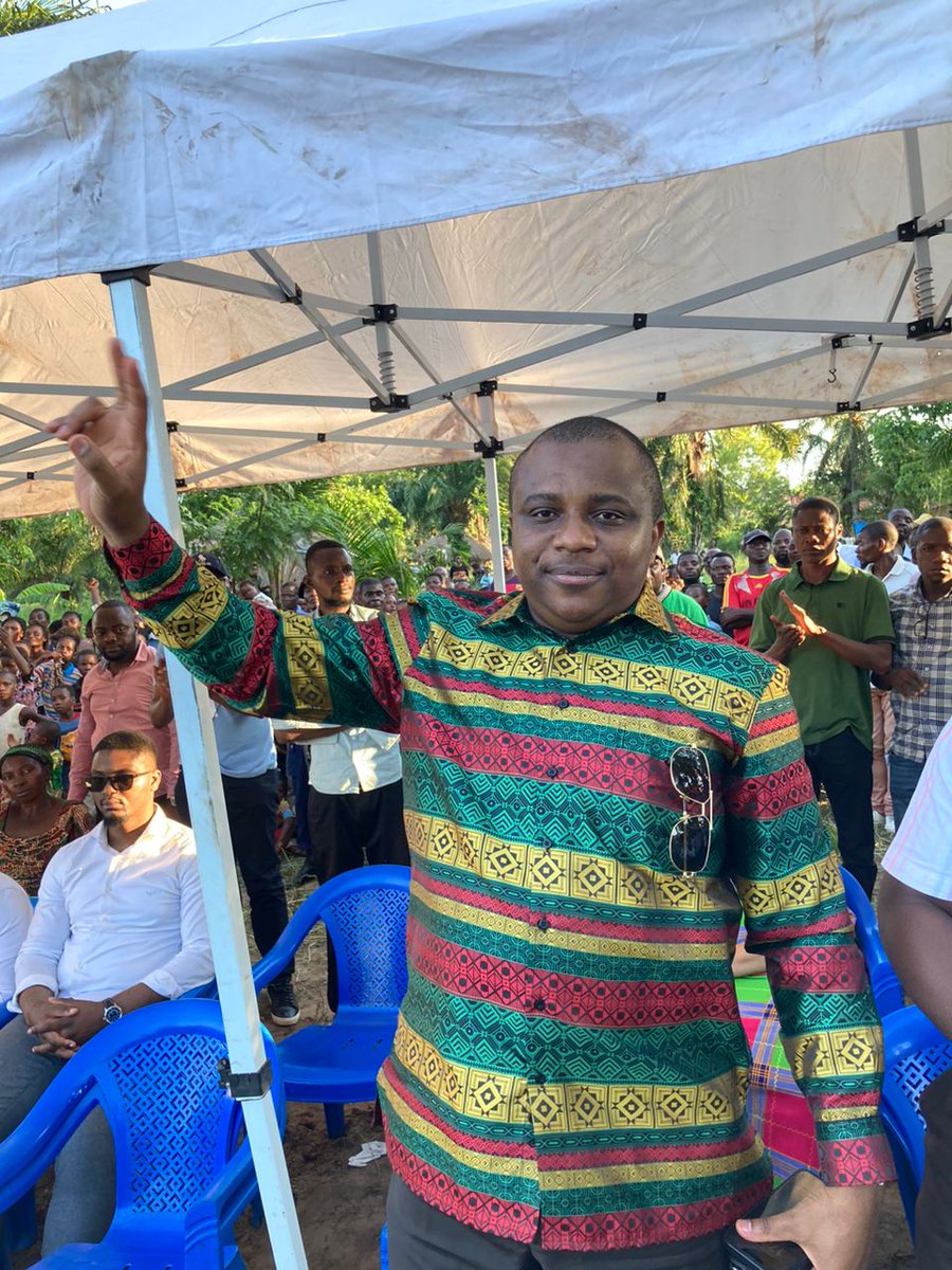 ilungaeric85's tweet photo. #LupataPata #MudibaNkatsha pose de la Pierre pour la construction d’une école de formation professionnelle et métiers. Merci #FatshiBéton #Tshaba avec @MAnthoKipulu Ministre ayant sous sa tutelle ce domaine.@fatshi13 https://t.co/96blcBXLlE