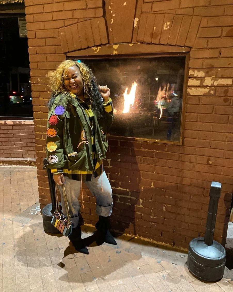 lailaljmommy's tweet photo. We go together#RealBad😮💨💋 & needed a night of laughs real bad too😁. Gonna try this more often.
.
.
.
#DCComedyLoft #TKKirkland #whoraisedyou #datenight #marriagehumor #couplelife #fallfashion #matchymatchy #explorepage✨ #Dreamers2022 #Trending https://t.co/YCCGJ8yOWf