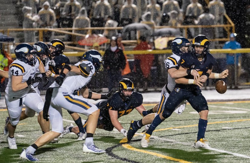 aspeca6's tweet image. 2022 Season Highlights
Anthony Speca
6’2” 220 ILB/OLB
@210ths @RivalsFriedman @wpialsportsnews @mwhiteburgh @PCC_FOOTBALL @Evolve2tenths
⬇️⬇️⬇️⬇️⬇️⬇️⬇️⬇️⬇️⬇️⬇️
hudl.com/v/2Jruzn