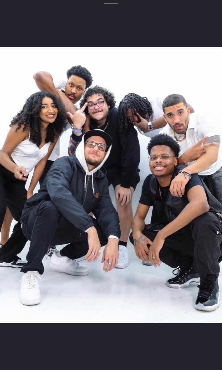 Bat_Wraith's tweet photo. Shout out to these people here.
When life WHOOPIN MY ASS these people are always the highlight of the day with laughs and I appreciate them https://t.co/DwCdcCL5zo