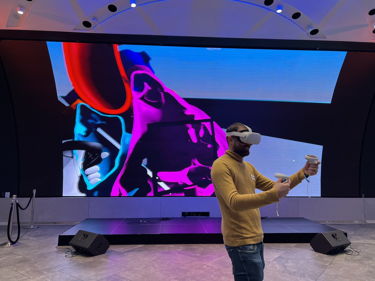 When you get to try your cardiac virtual reality simulator out on Europes largest 3D screen! Thanks to Samsung! <a href="/GreatOrmondSt/">Great Ormond Street Hospital for Children</a> #cardiology #nhs #paediatrics