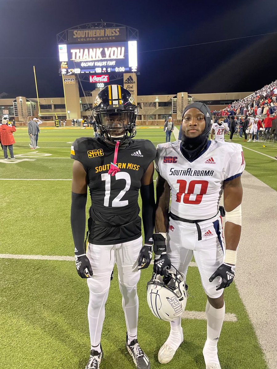 Could not be more proud of these two guys! 🥹

I couldn’t make the game due to a prior trip, but I asked that they send me a pic. 

🗣TWO OF THE BEST #JACKBOYZ !

They were both BUILT THROUGH THE GRIND!

#JACKBOYZ
#GRINDTIME
#DEVELOPMENT
#DEBT
#DBJU