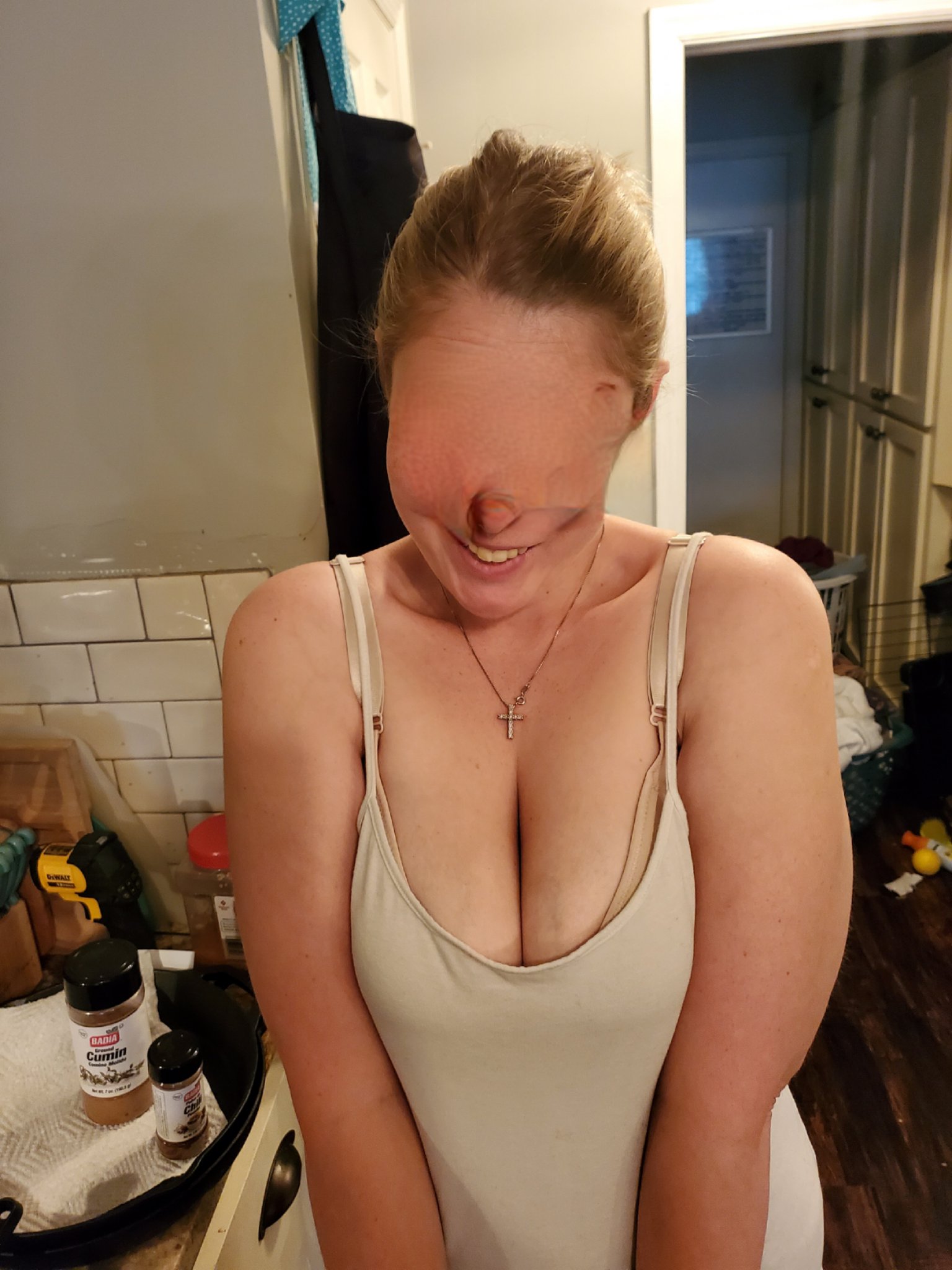 Come play with my big tits! https://t.co/Ljnuhuwag8 https://t.co/BVn4Zw2ebS