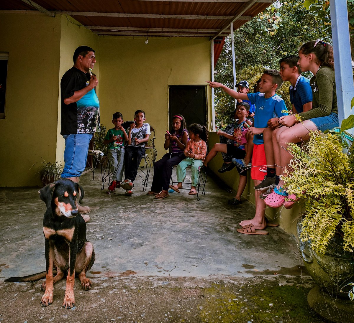 Gobierno Bolivariano <a href="/NicolasMaduro/">Nicolás Maduro</a>, <a href="/Gerardo4fPsuv/">Gerardo Márquez</a> y @alcaldiacarvaja, nos mantenemos en constante despliegue para brindar atención social a las familias afectadas por las fuertes lluvias
#DignificandoElGentilicioCarvajalense

<a href="/GobTrujillo/">Gobierno de Trujillo</a> <a href="/GBT_SP/">Secretaria Privada Trujillo</a> <a href="/somosVTrujillo/">Somos Venezuela Edo. Trujillo</a>
<a href="/hablamegerardo/">Hablame Gerardo</a>