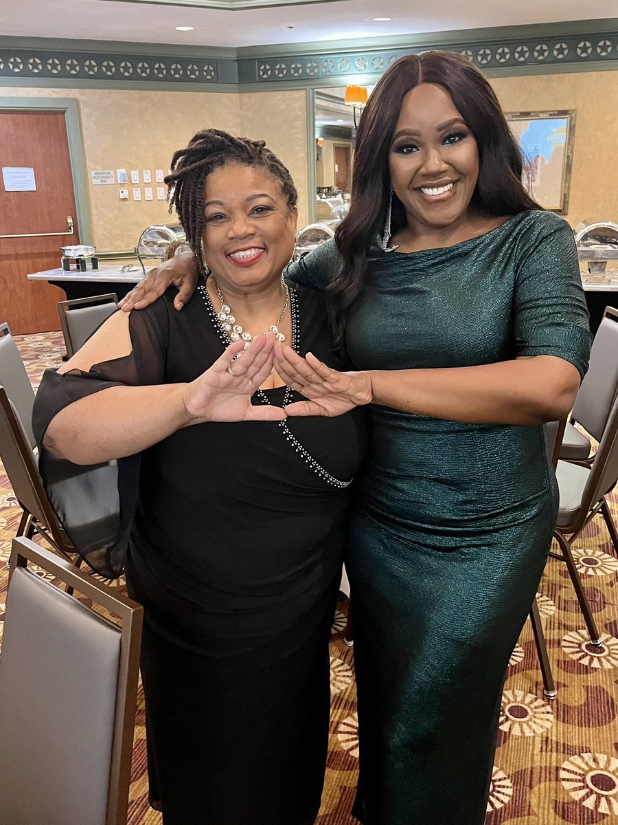 TheDrDawn's tweet photo. A #SisterhoodSunday S/O to these two QUEENS Thecia Jenkins Kwarteng and Dr. Ruth A. Martey who did a phenomenal job speaking at this weekendโs @theblprojects annual fundraiser! ๐ค๐๐๐
#TheDrDawn #CertifiedLifeCoach #TheCommunicationCoach #Speaker #Author #Media #Host #Emcee https://t.co/tfFb6d0AXA