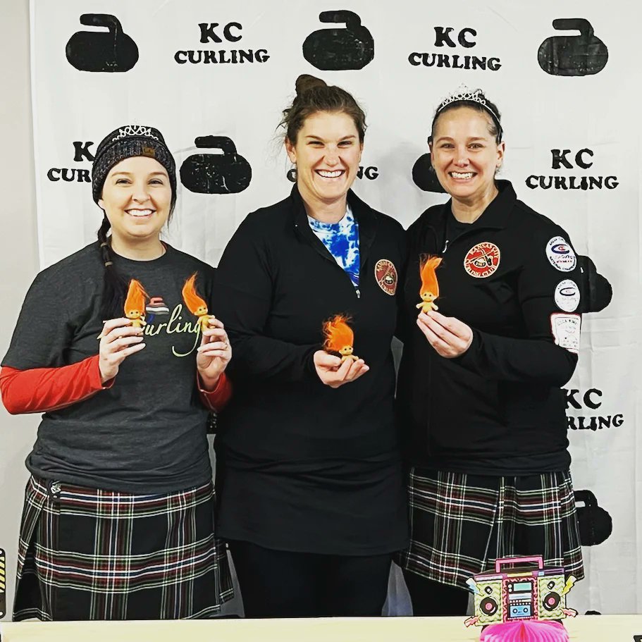 alefthander's tweet photo. Drama Queens won the B event at the @KC_Curling_Club Inaugural Women's Bonspiel! Thanks to our many subs and to the organizers! A fantastic event. https://t.co/3seVIhJqdv