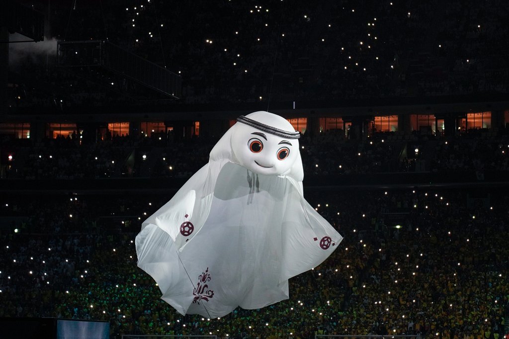 AJEnglish's tweet photo. Spectacular opening ceremony kicks off #FIFAWorldCup in Qatar, with fireworks, singing, dancing and an emphasis on Qatari culture marking the start of football’s biggest event 👇

— in pictures https://t.co/Hw1Ohm8beF https://t.co/p10lTXQQWm