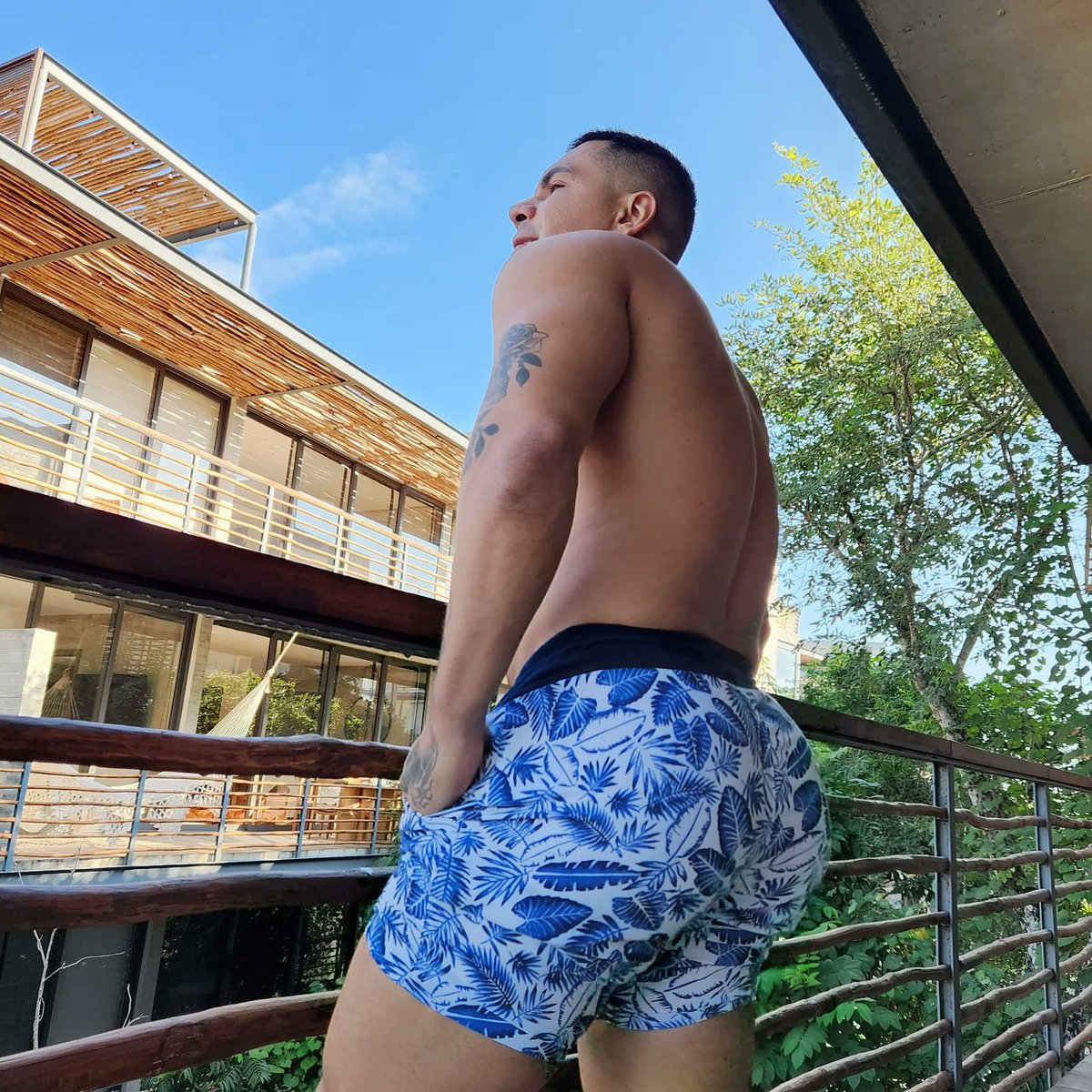 Bubblebutt on Twitter: "RT @estebancoach: Feliz domingo 💀 🏼"