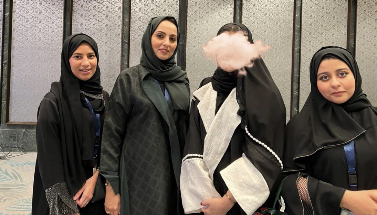 Do2ty's tweet photo. احتفلت ادارة خدمات الرعاية الصيدلية بالأمس بمستشفى التخصصي-جدة بتخريج المتدربين من دبلوم الصيدلة السريرية PGY1 دفعة ٢٠٢٢ في فندق شانقرلا. كل التوفيق رهام الحربي، لميا الزهراني، محمد العتيبي، هتون لبان وفهد الخزاعي، وابراهيم الشهري. 

سعيدة بانجازكم واتمنى لكم النجاح ولمستقبل واعد https://t.co/bqLisnqsWh
