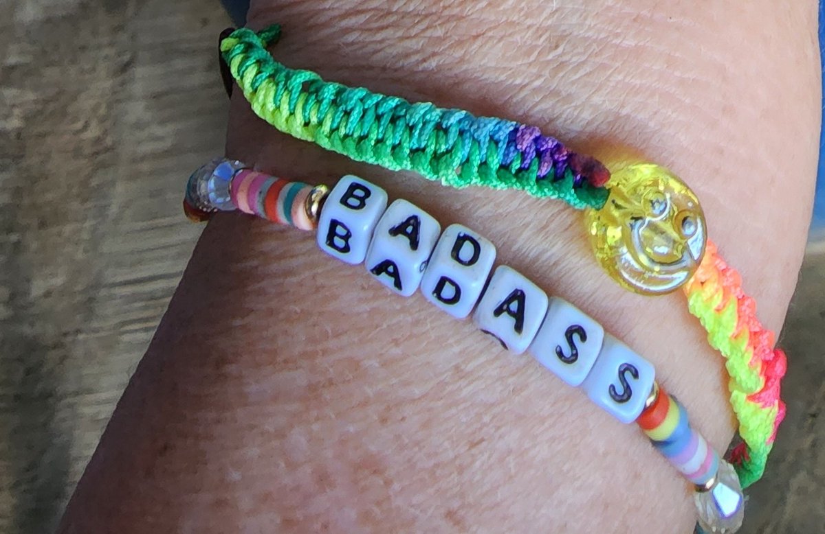 electra_frost's tweet photo. I'm a #bitcoin BADASS now 😁 purchasing super cool jewellery from these talented young artisans in Ataco, El Salvador @BTCHackathon 🇸🇻 https://t.co/o7Wt8KA2qo
