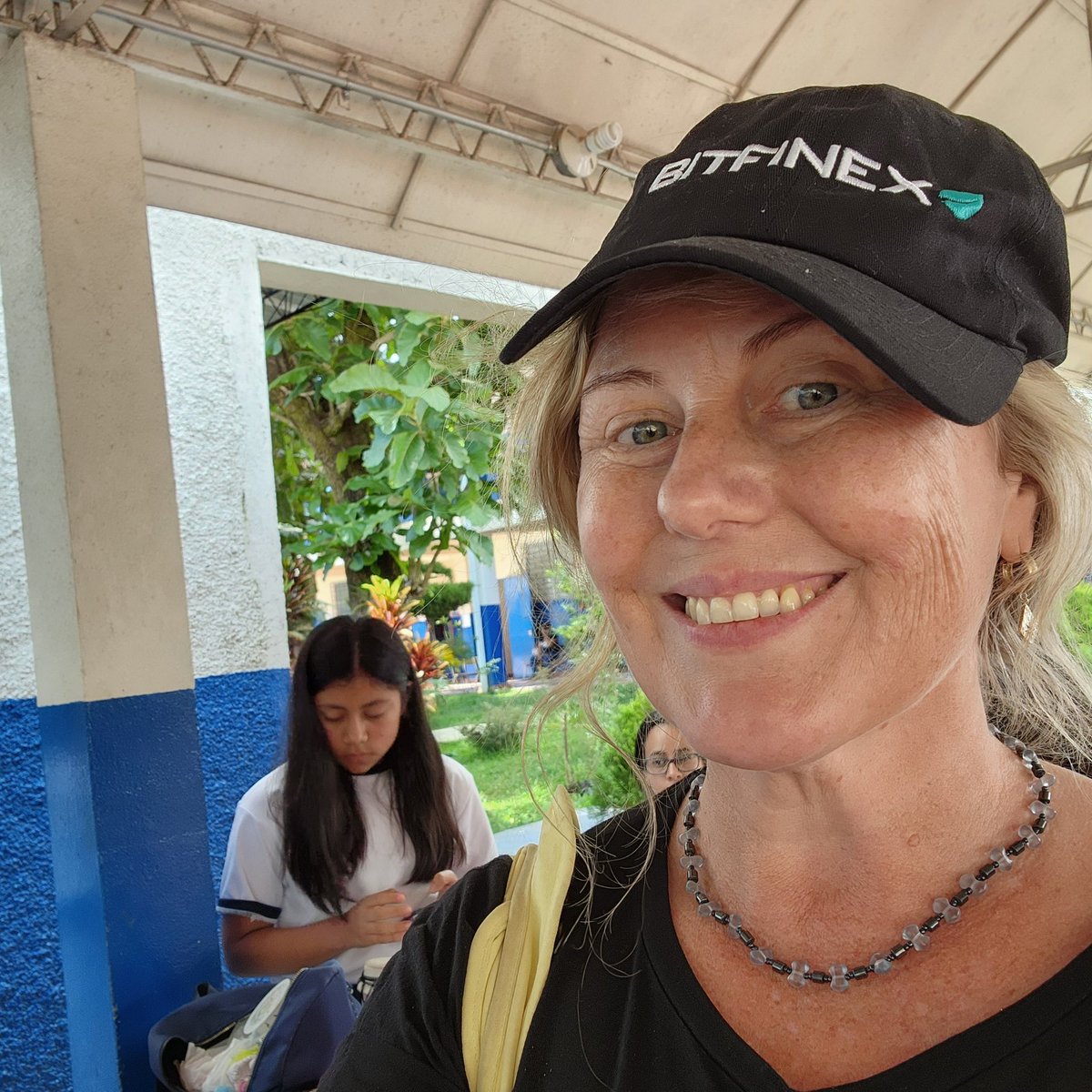 electra_frost's tweet photo. I'm a #bitcoin BADASS now 😁 purchasing super cool jewellery from these talented young artisans in Ataco, El Salvador @BTCHackathon 🇸🇻 https://t.co/o7Wt8KA2qo