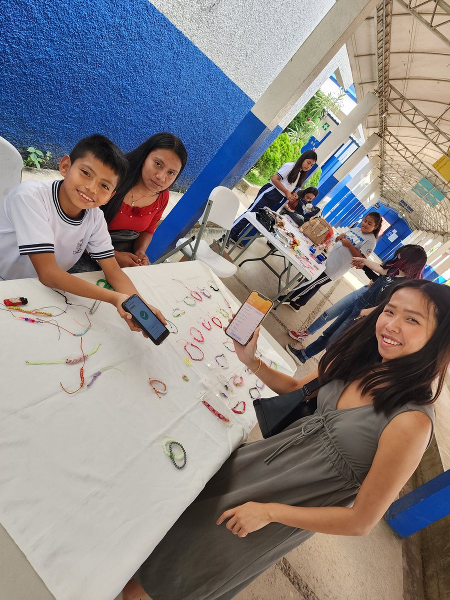 electra_frost's tweet photo. I'm a #bitcoin BADASS now 😁 purchasing super cool jewellery from these talented young artisans in Ataco, El Salvador @BTCHackathon 🇸🇻 https://t.co/o7Wt8KA2qo